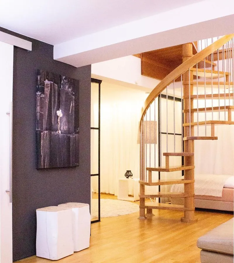 Como Design-Apartment Close To Isar River Area - Centrally Located