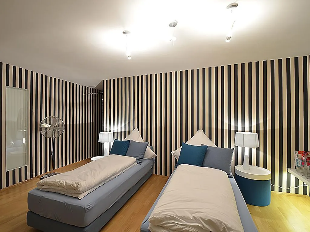 Como Design-Apartment Close To Isar River Area - Centrally Located Lägenhet München
